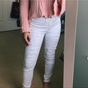 American Eagle white ripped jeans
